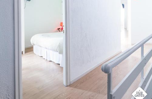 Calle San Pedro House | Hostal Five Gates