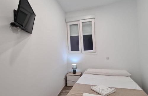 Torrejon de Ardoz House | Hostal Las Fronteras