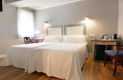 Candeleda Hostel | Hostal los Castañuelos