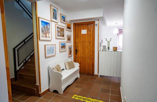 Pena Redonda House | Hostal Plaza de Italia