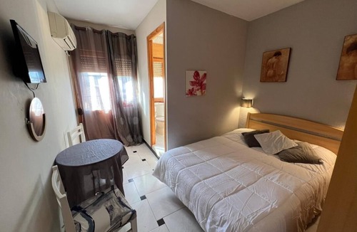 Fuentes de Ebro Hostel | Hostal Restaurante Patio