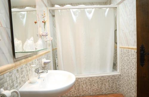 Sanlucar la Mayor House | Hostal Rocio