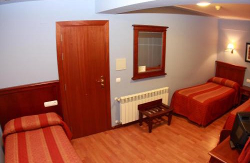 San Leonardo de Yague House | Hostal Torres