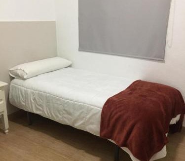Almodovar del Rio House | Hostal VILLA CARBULA