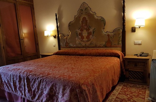 Navarredonda de Gredos Hotel | Hotel Garabatos