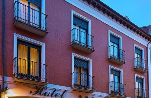Penaranda de Bracamonte Hotel | Hotel Las Cabañas