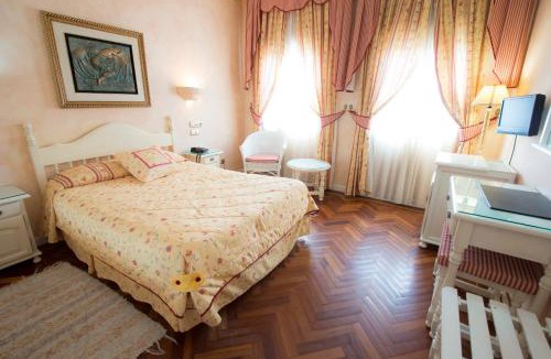 Dosbarrios Hotel | Hotel Los Arcos
