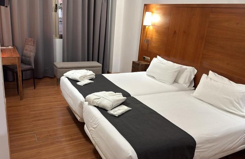 Genil Hotel | Hotel Saylu