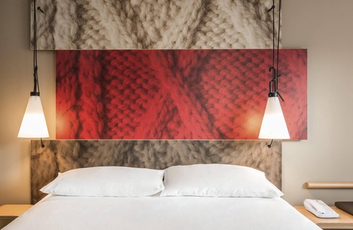 Manosque Hotel | ibis Manosque Cadarache