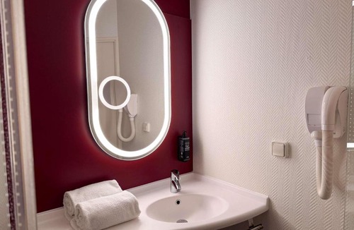 Martigues Hotel | ibis Martigues Centre
