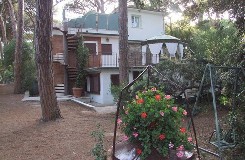 Marina di Castagneto Carducci Apartment | Azalea 7+3 - Three Bedroom Apartment, Sleeps 10