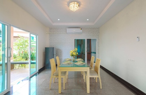 Pak Nam Villa | June Pool Villa