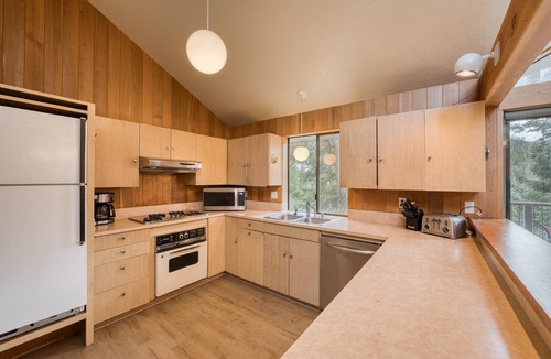 Alpine Meadows House | Juniper at Alpine - Private Hot tub, Pet Friendly & Amazing Views!