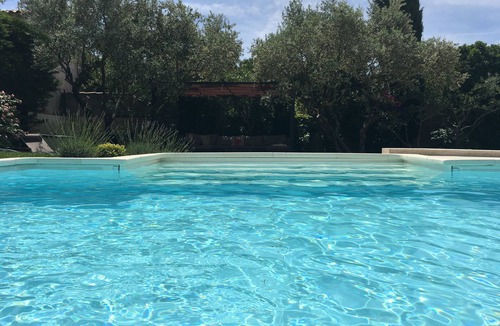 Chateaurenard Villa | Just 6 kms from St Rémy de Provence, charming Provencal villa for 6 Pers