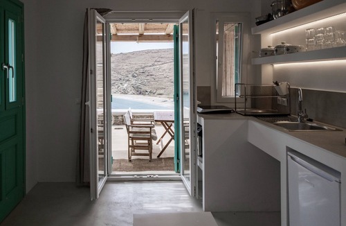 Kithnos House | Kyon Beach Suites Kythnos