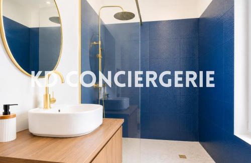 Port-de-Bouc Apartment | "LA BULLE BLEUE" - Espace détente cosy avec jacuzzi et grand écran