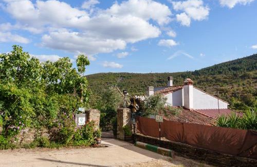 La Acena de la Borrega Hotel | La Cabaña Romantica de Llano