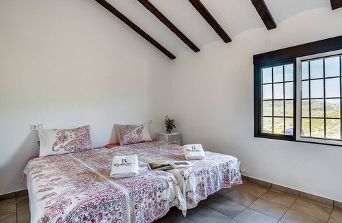 Montefrio Villa | La Choza De Mindo Montefrío by Ruralidays