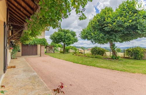 Dompierre-les-Ormes House | La Guinguette - Dompierre-les-Ormes