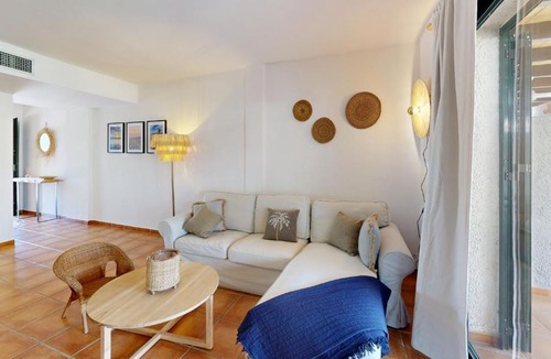 El Perello House | Lamb's Ears