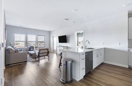Santa Rosa Apartment | Landing | Chic 1BD, Courtyard, Gym