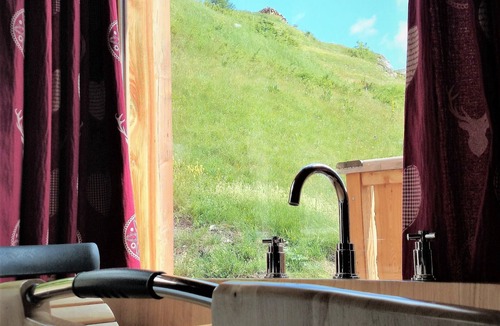 Vars Ski Chalet | Large chalet in Vars for 19 people - indoor pool, spa, cinema, mountain view