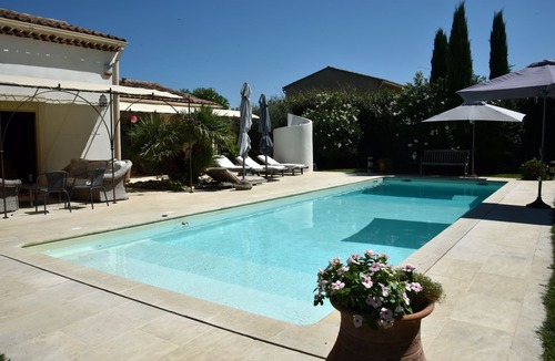 Robion Villa | Large pretty villa 200m2, AC, garden, swimming pool, Luberon 100 m