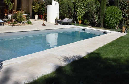 Robion Villa | Large pretty villa 200m2, AC, garden, swimming pool, Luberon 100 m