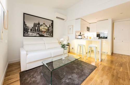 Embajadores Apartment | Latina Suite