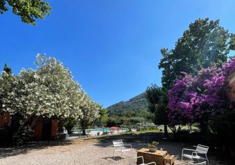 Sollies Pont Bed & Breakfast | LE BOURGUET