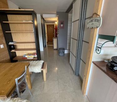 Le Sauze Apartment | le champas centre station lit queen size