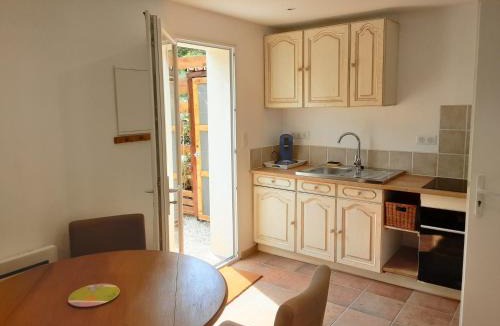 Aubres Apartment | Le chemin de Bruniele