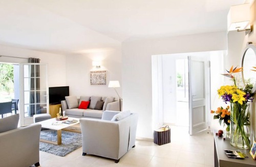 Saint-Saturnin-les-Apt House | Le Clos Savornin V10IC by Interhome