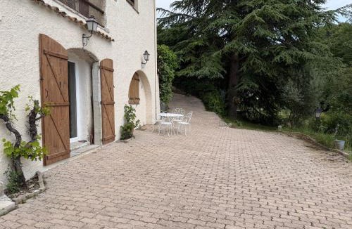 Coursegoules Apartment | Les 2 F