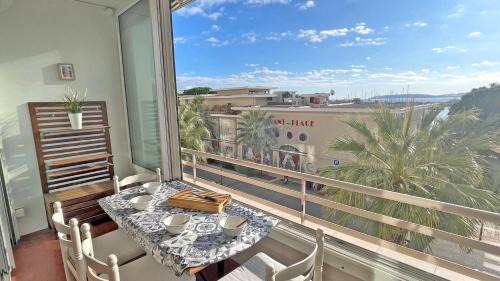 Sainte-Maxime City Centre Apartment | Les Dauphins
