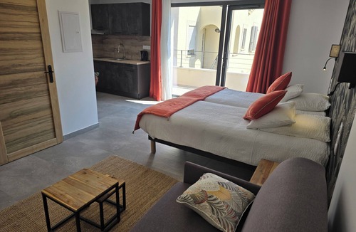 Cabrieres-d'Avignon Hotel | Les Loges du Luberon