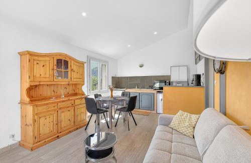 La Robine-sur-Galabre House | Location Gîte Les Iris