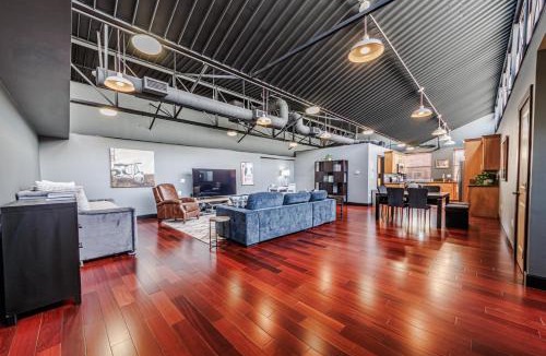 East Village Apartment | Long Beach Apartment - 10 Min Walk to the Beach!