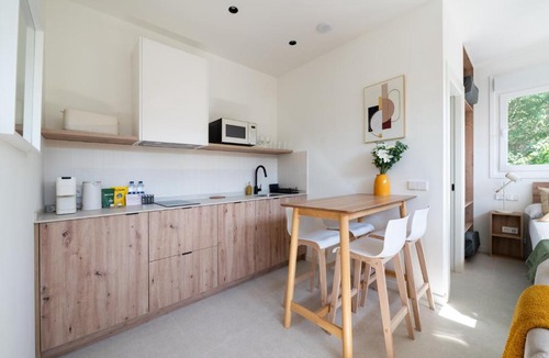 San Blas-Canillejas Apartment | Longares 9 Studios