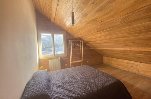 Saint-Disdier House | Lovely duplex with cinema room