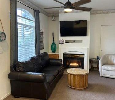 Oceano House | Low Tide Lounge