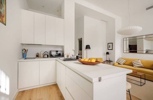 Feria Apartment | 🌙 Lunero: Elegant One-Bedroom Retreat in Seville’s Historic Old Town