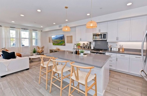 Terra Lago House | Luxe Lakefront Villa: Views, Heated Pool & Games