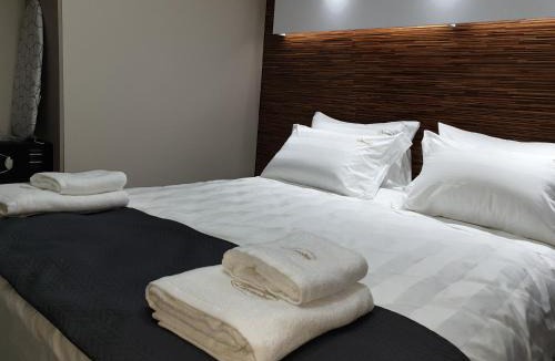 Paralia Ofryniou Apartment | luxrooms