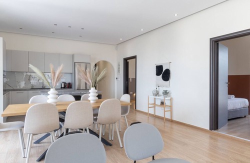 Glyfada Apartment | Luxurious 3-Bdrm Seaside Retreat in Glyfada | Fully Renovated