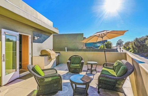 Capitola House | Luxury Oceanside Dream – Steps to Capitola Beach