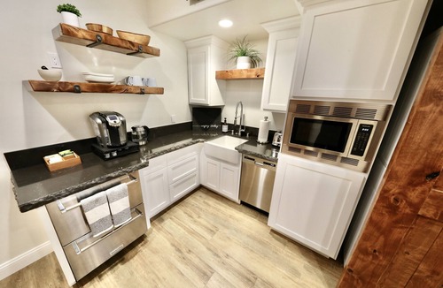 South Redlands House | Luxury Suite "A"