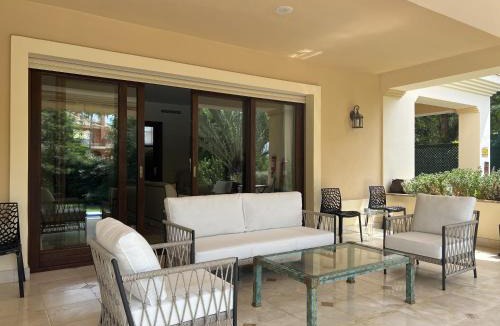 Benahavis Villa | Magnifica Villa con Piscina en Los Arqueros Golf