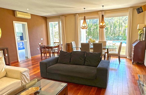Cabo Roche Villa | Magnificent villa in urb. Roche with private pool 500 m. from the beach, Wifi.