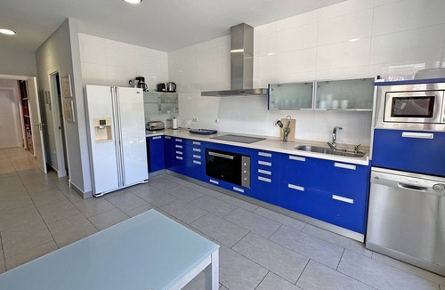 Cabo Roche Villa | Magnificent villa in urb. Roche with private pool 500 m. from the beach, Wifi.